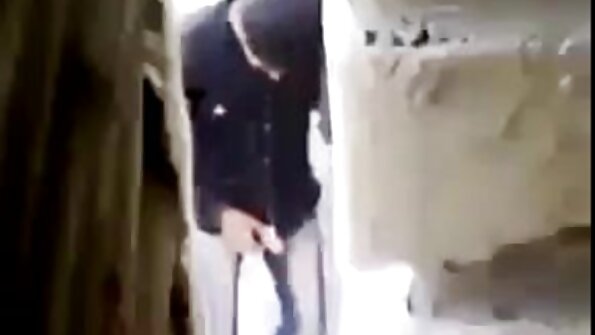 Блудниця 18 років дивитись порно відео безкоштовно кінчає під час сексу перед вебкамерою.