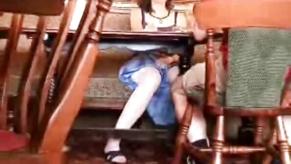 Насолодився всіма дірками російської секс відео скачати студентки з маленькими цицьками.