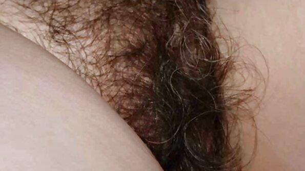 Ранковий видобуток сперми гламурною теличкою з порно відео дівчата кінчають члена жениха.