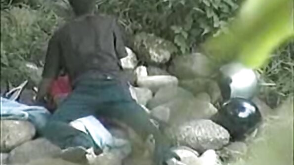 Грубо трахкає дивитися відео порно членом до рота пов'язану коханку.