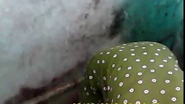 Черговий трах стрункої студентки у попку порно відео з мамою у презервативі.