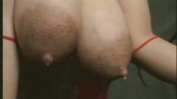 Сольні збочення з огірком - улюблене секс чат відео проведення часу на дачі молодої дупати мітлу.